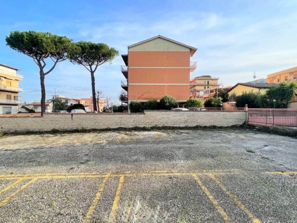 box auto in vendita a Roma