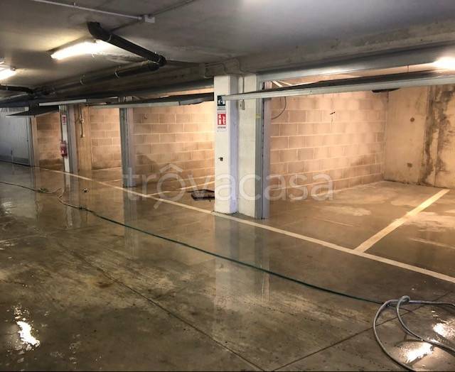 box auto in vendita a Roma in zona Mezzocammino