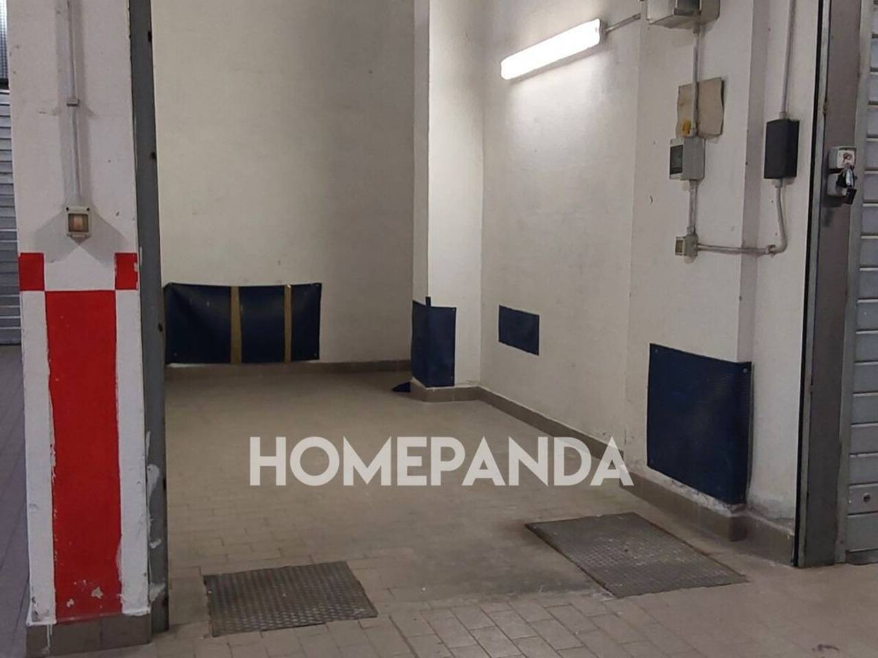 box auto in vendita a Roma in zona Tuscolano