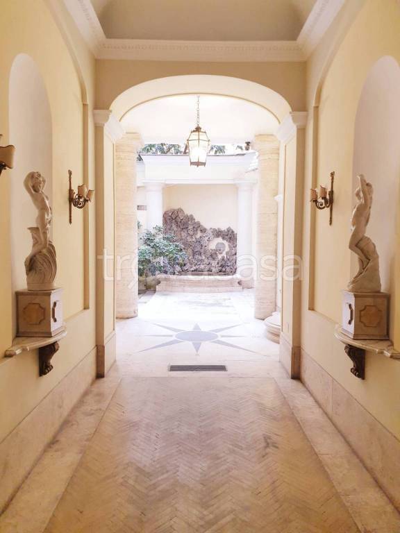 appartamento in vendita a Roma in zona Ludovisi/Sallustiano