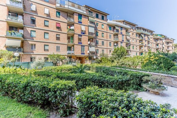appartamento in vendita a Roma in zona Ostia