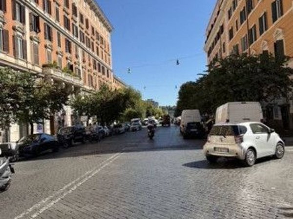 appartamento in vendita a Roma in zona Rione Prati