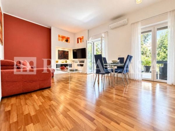 appartamento in vendita a Roma in zona Appio Pignatelli