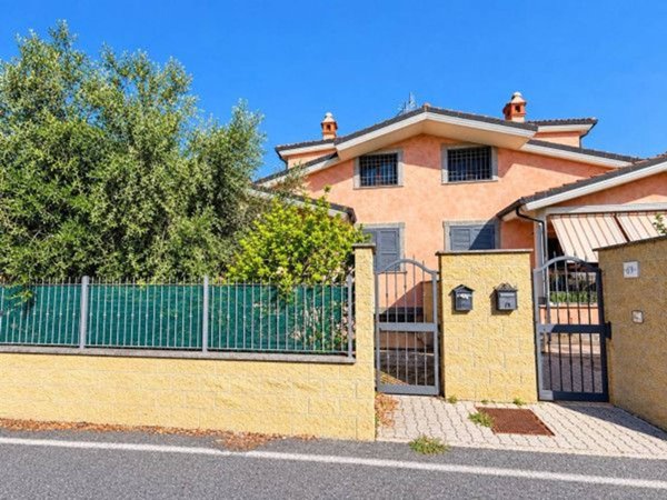 casa indipendente in vendita a Roma in zona Castelverde