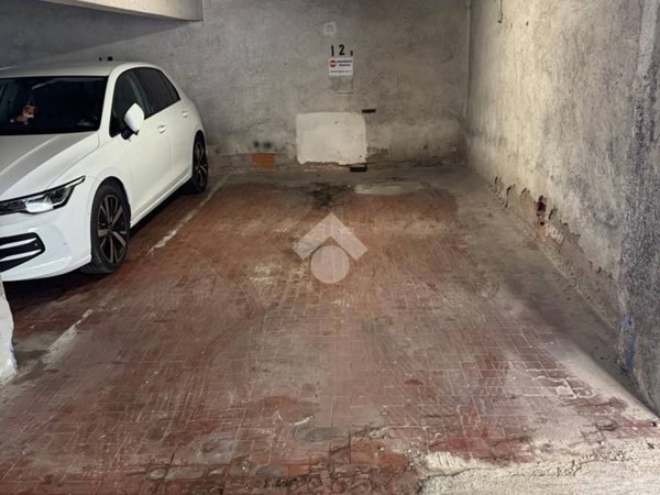 box auto in vendita a Roma in zona Ostia