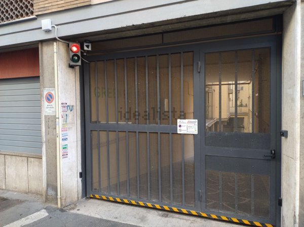 box auto in vendita a Roma in zona Appio Latino