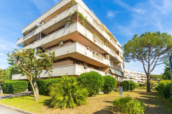 appartamento in vendita a Roma in zona Ostiense