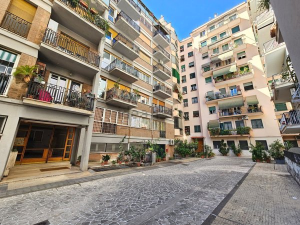 appartamento in vendita a Roma in zona Appio Latino
