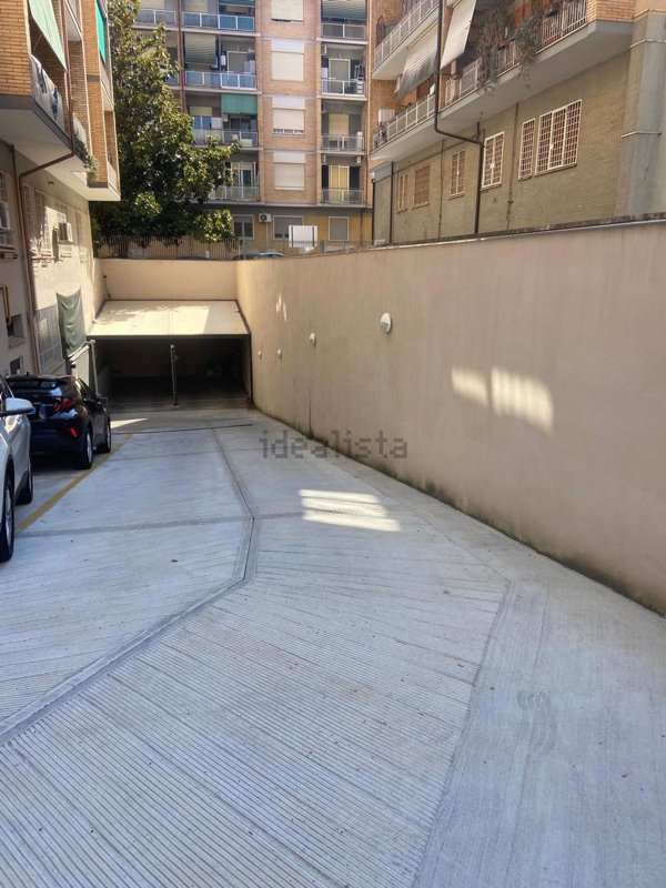 box auto in vendita a Roma in zona Collatino
