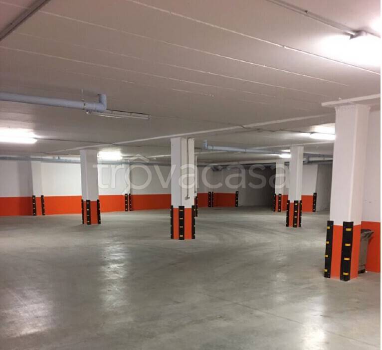 box auto in vendita a Roma in zona Trastevere