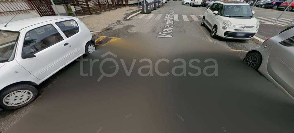 box auto in vendita a Roma in zona Ostia
