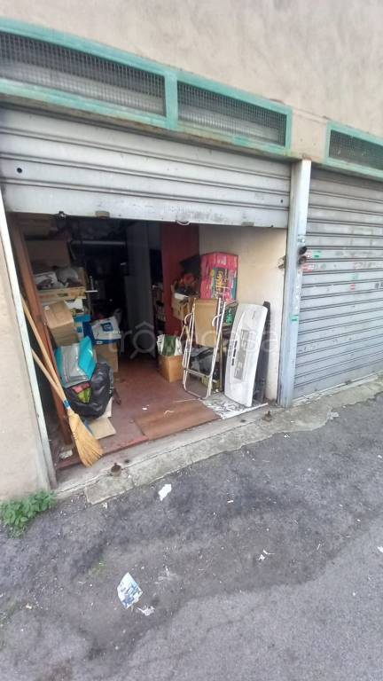 box auto in vendita a Roma in zona Torre Angela