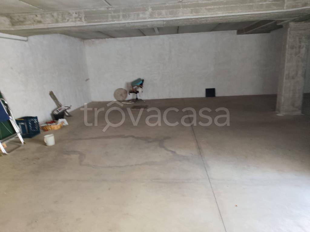 box auto in vendita a Roma in zona Casal Morena