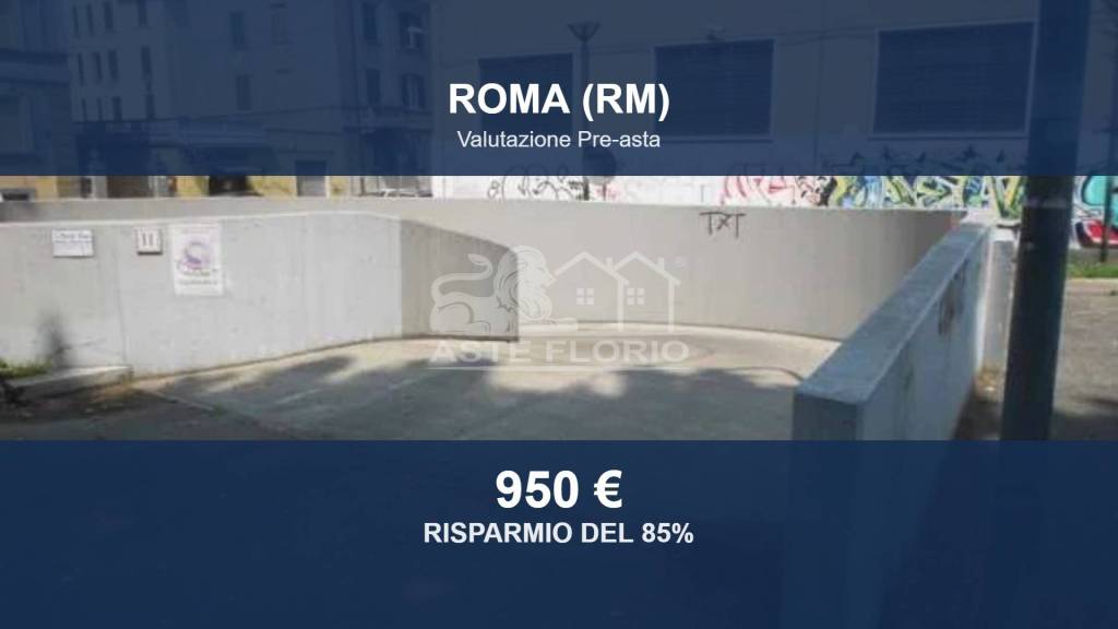 box auto in vendita a Roma in zona Tuscolano