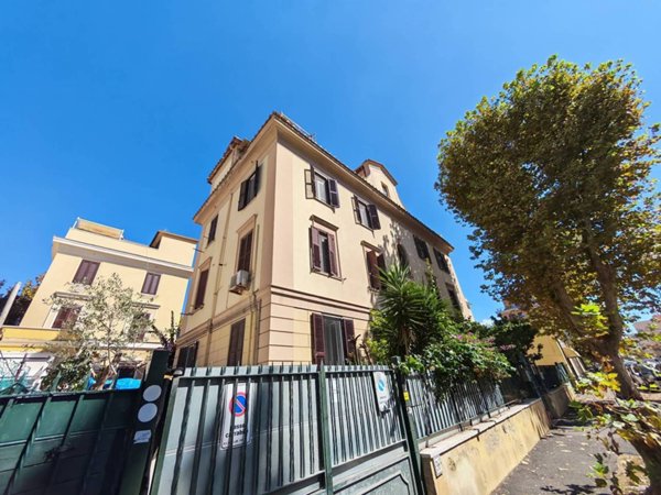appartamento in vendita a Roma in zona Ostia