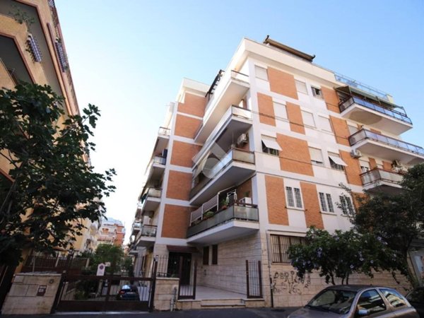 appartamento in vendita a Roma in zona Ostia