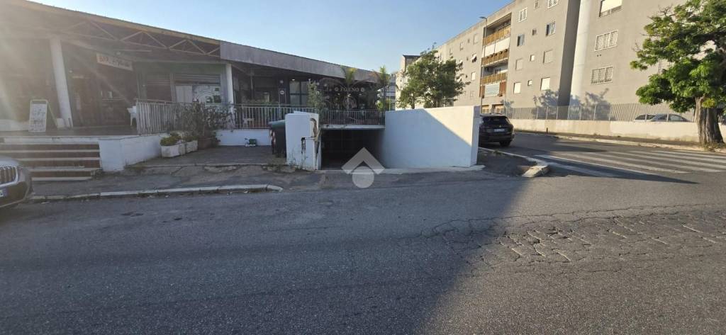 box auto in vendita a Roma in zona Casal Palocco