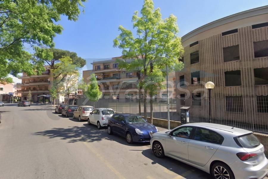 box auto in vendita a Roma in zona Flaminio
