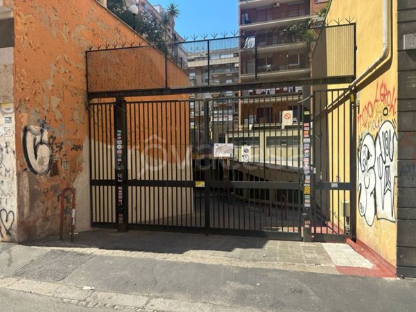 box auto in vendita a Roma in zona Appio Claudio