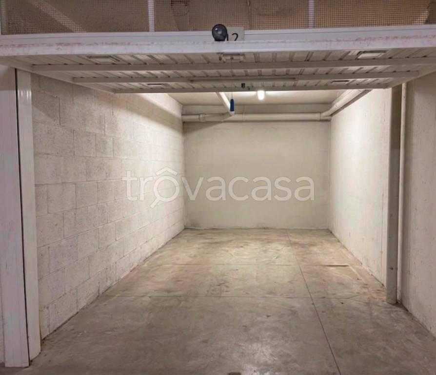 box auto in vendita a Roma in zona Mezzocammino