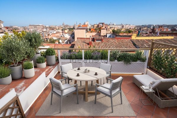 appartamento in vendita a Roma in zona Trastevere