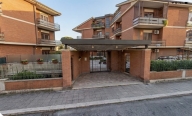 casa indipendente in vendita a Roma in zona Appio Claudio