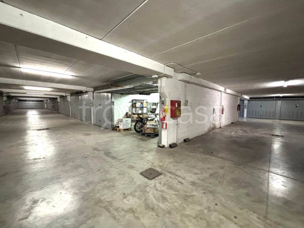 box auto in vendita a Roma in zona Salario