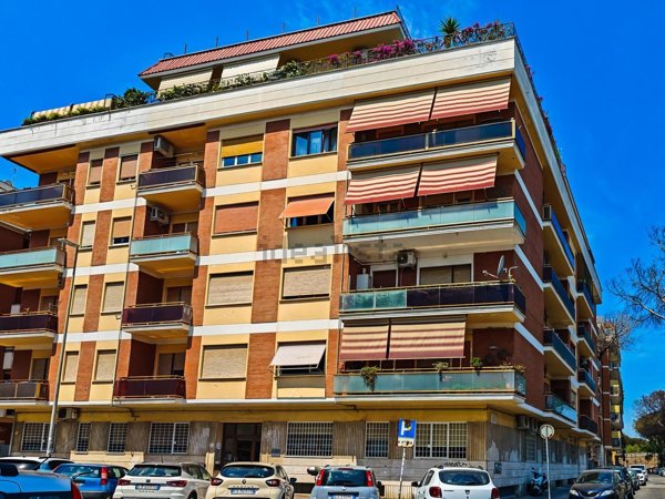 appartamento in vendita a Roma in zona Ostia