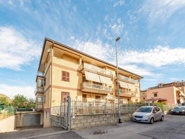 appartamento in vendita a Roma in zona Borghesiana