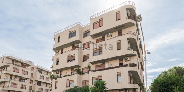 appartamento in vendita a Roma in zona Ardeatino