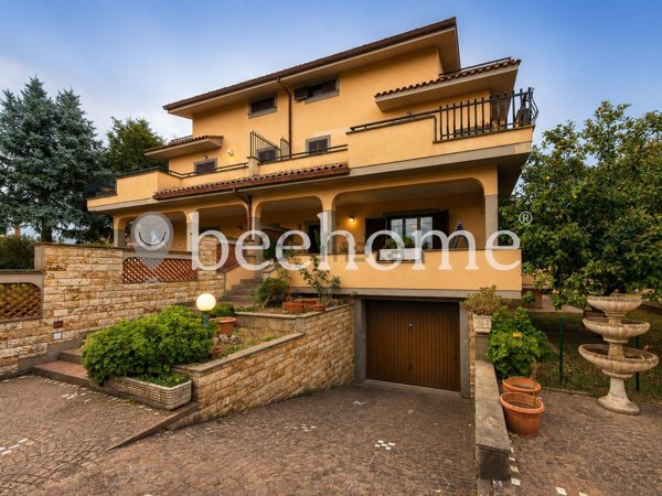 casa indipendente in vendita a Roma in zona Castel di Leva