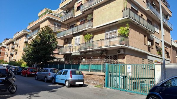 appartamento in vendita a Roma in zona Appio Claudio