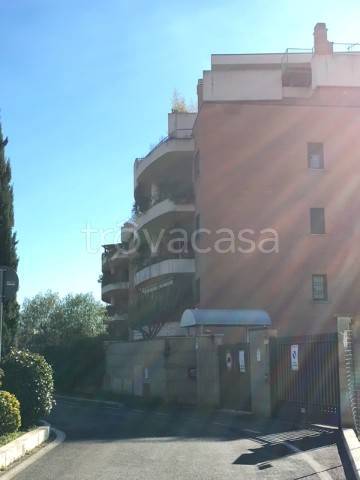 box auto in vendita a Roma in zona Ardeatino