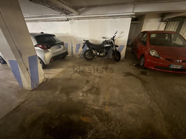 box auto in vendita a Roma in zona Ostia