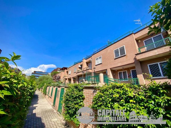 casa indipendente in vendita a Roma in zona Torrino
