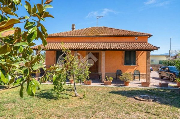 casa indipendente in vendita a Roma in zona Castelverde