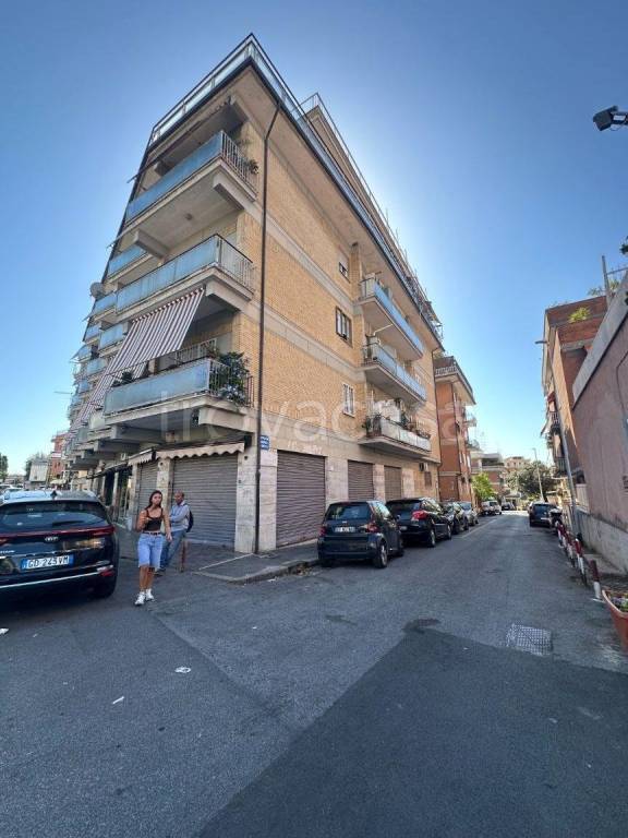 appartamento in vendita a Roma in zona Casalotti