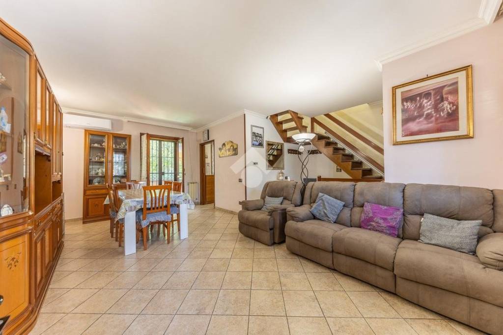 casa indipendente in vendita a Roma in zona Casal Morena