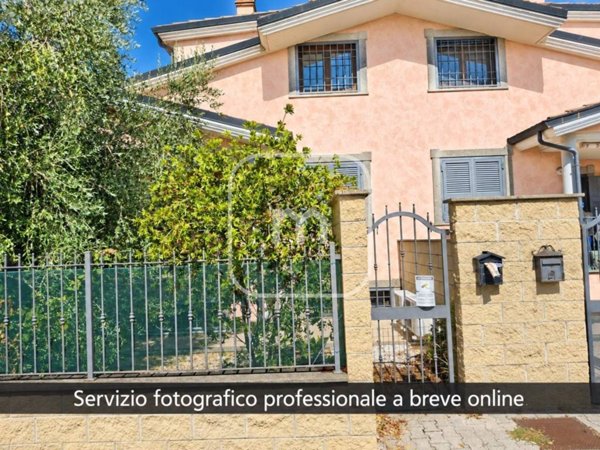 casa indipendente in vendita a Roma in zona Lunghezza