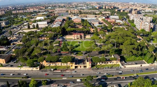 appartamento in vendita a Roma in zona Cinecittà