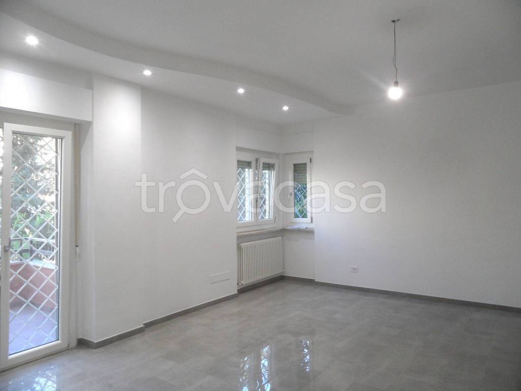 appartamento in vendita a Roma in zona Spinaceto