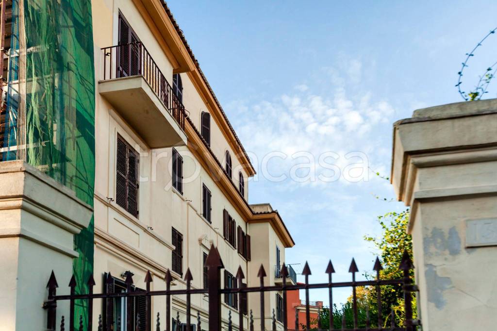 appartamento in vendita a Roma in zona Ostia