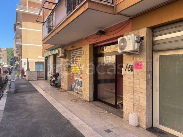 locale commerciale in vendita a Roma in zona Portuense