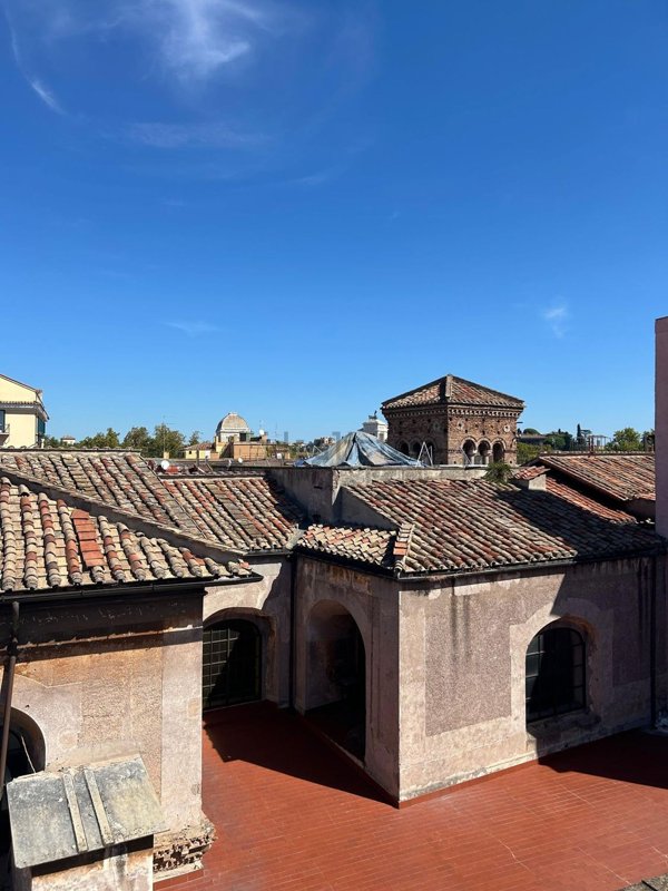 appartamento in vendita a Roma in zona Trastevere