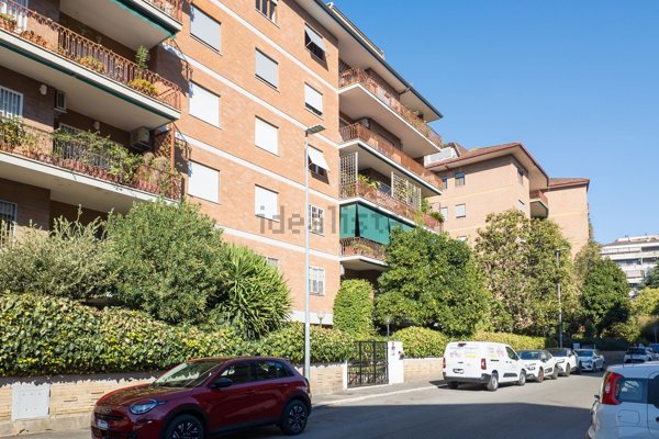 appartamento in vendita a Roma in zona Vigna Murata