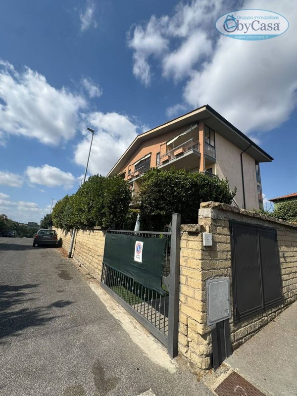 appartamento in vendita a Roma in zona Lunghezza