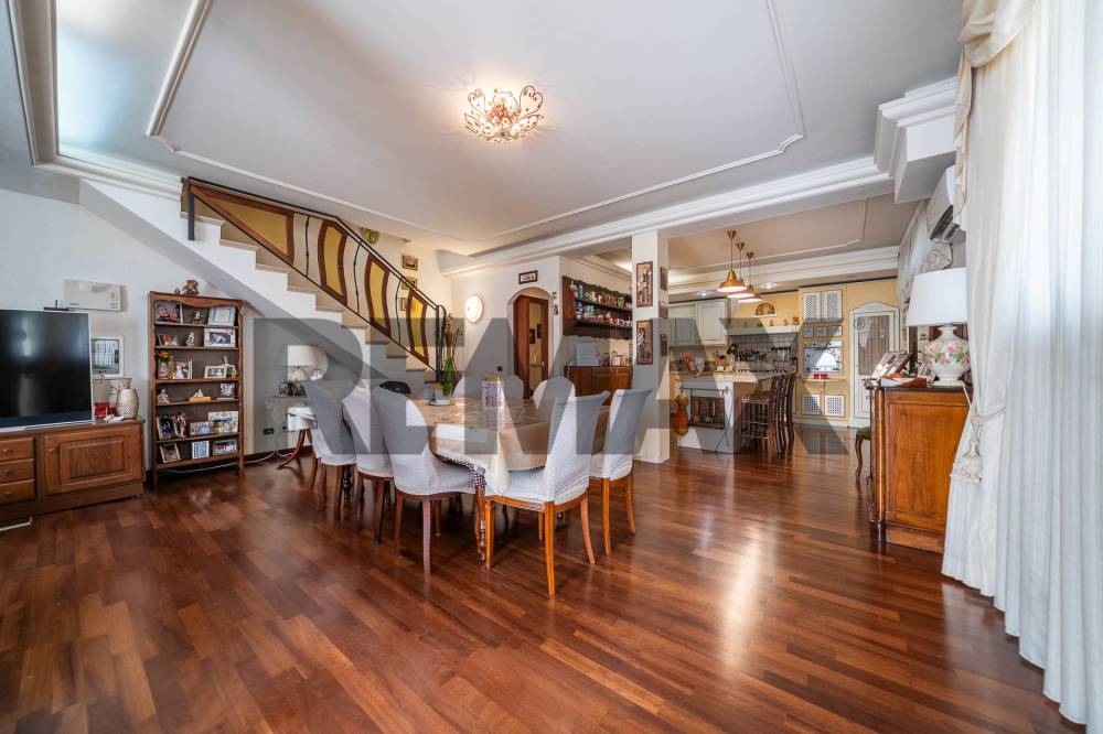 casa indipendente in vendita a Roma in zona Lunghezza