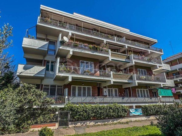 appartamento in vendita a Roma in zona Ostia