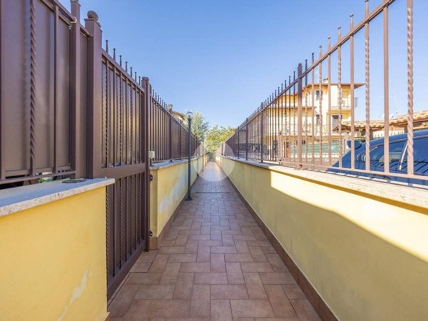appartamento in vendita a Roma in zona Colle del Sole