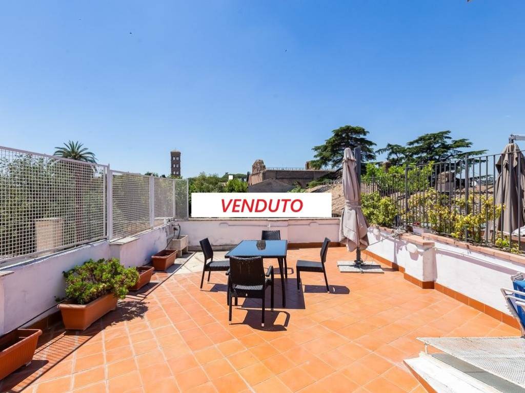 appartamento in vendita a Roma in zona Celio